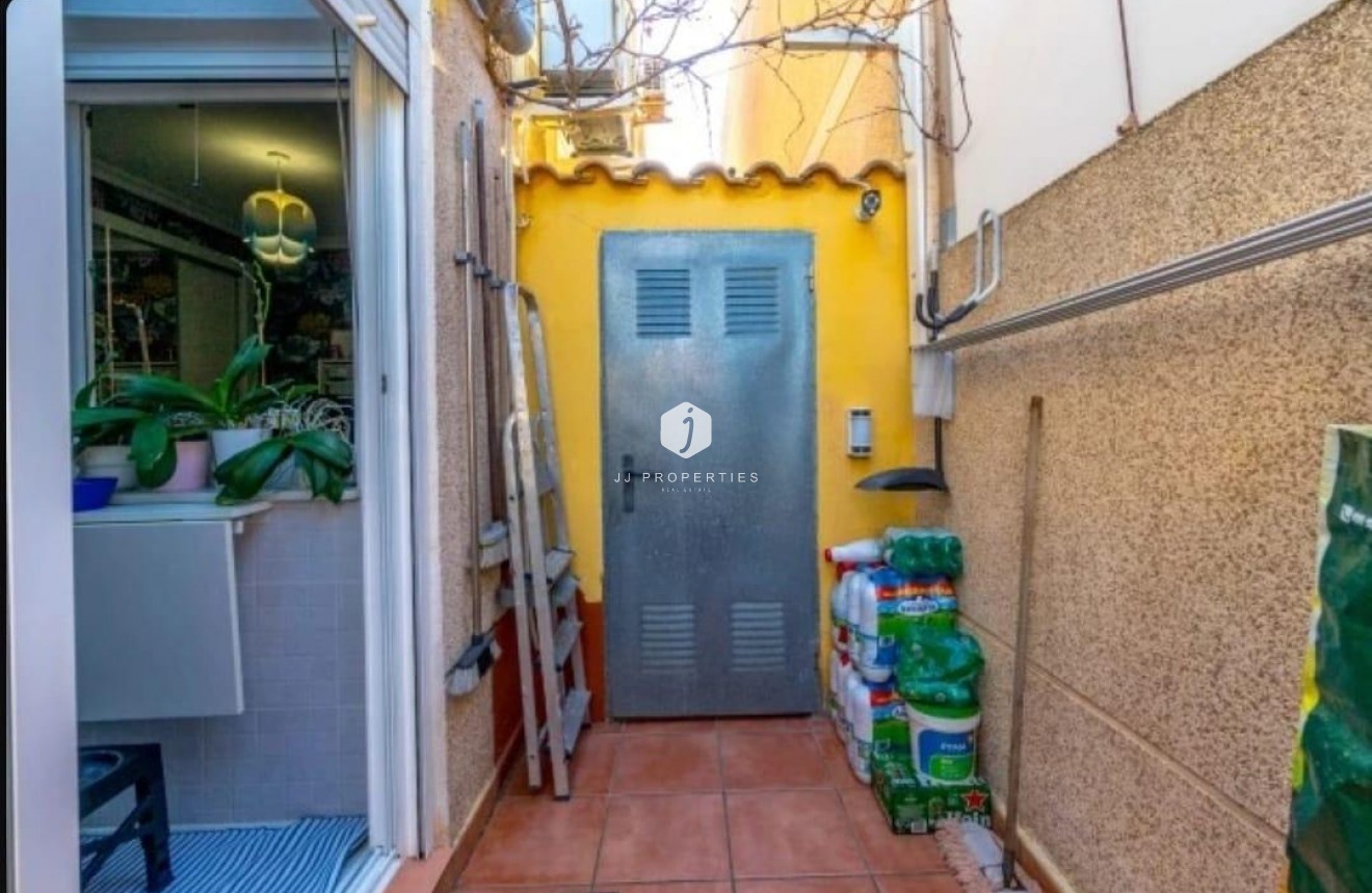 D'occasion - Chalet -
Torrevieja - aguas nuevas