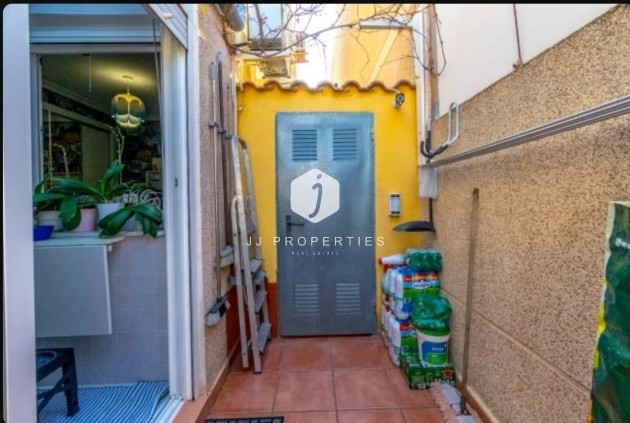 D'occasion - Chalet -
Torrevieja - aguas nuevas