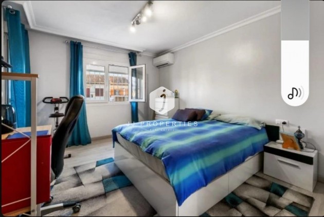 D'occasion - Chalet -
Torrevieja - aguas nuevas