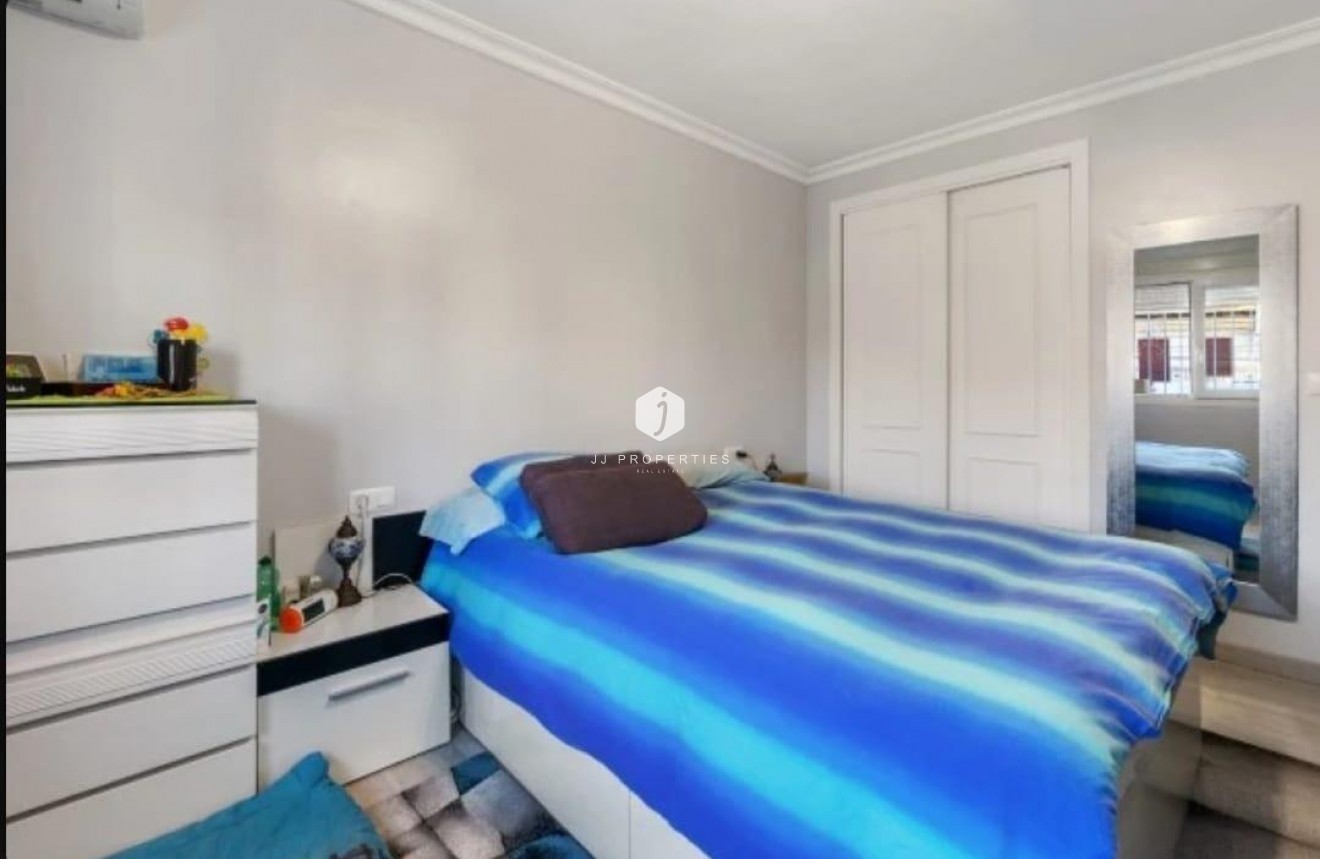 D'occasion - Chalet -
Torrevieja - aguas nuevas