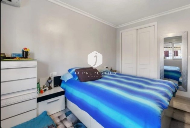 D'occasion - Chalet -
Torrevieja - aguas nuevas