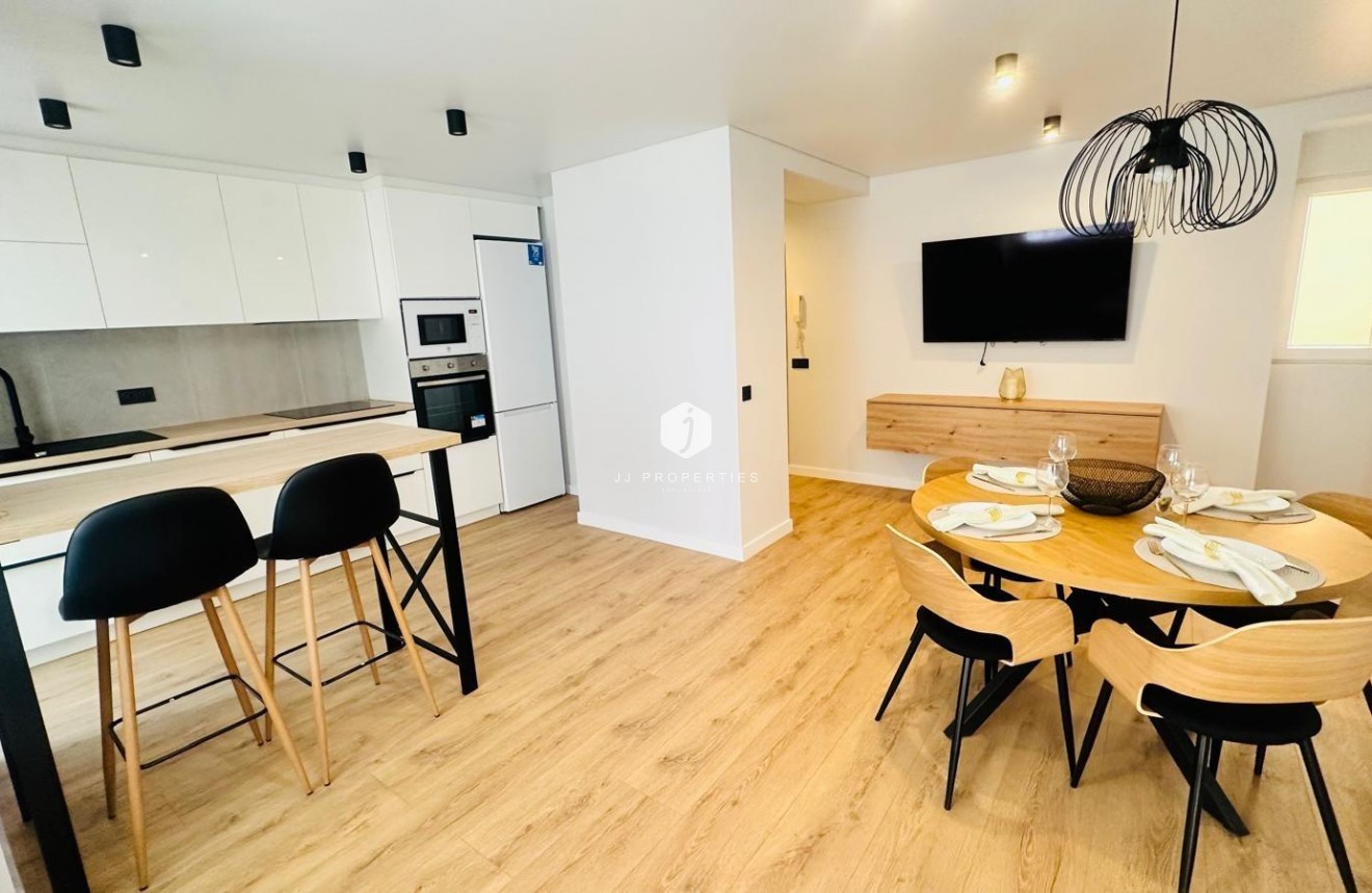 Tweedehands - Appartement / flat -
Torrevieja - Playa del Cura