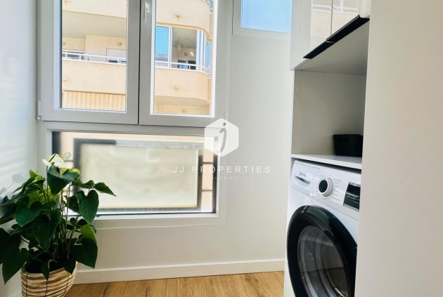 Tweedehands - Appartement / flat -
Torrevieja - Playa del Cura