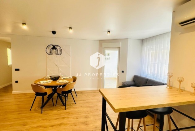 Tweedehands - Appartement / flat -
Torrevieja - Playa del Cura