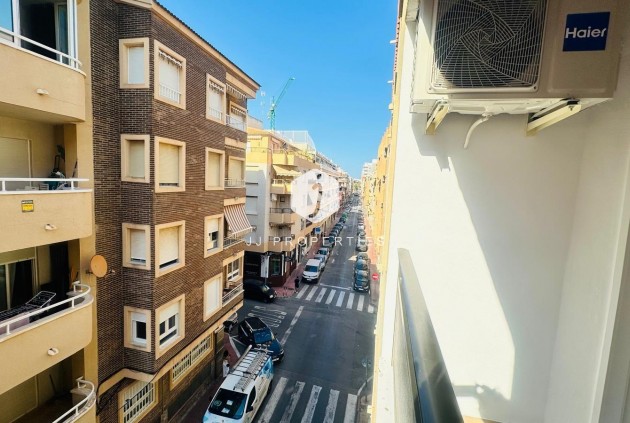 Tweedehands - Appartement / flat -
Torrevieja - Playa del Cura