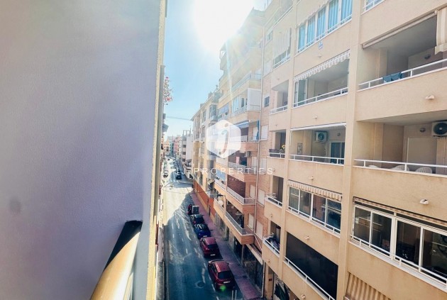 Tweedehands - Appartement / flat -
Torrevieja - Playa del Cura