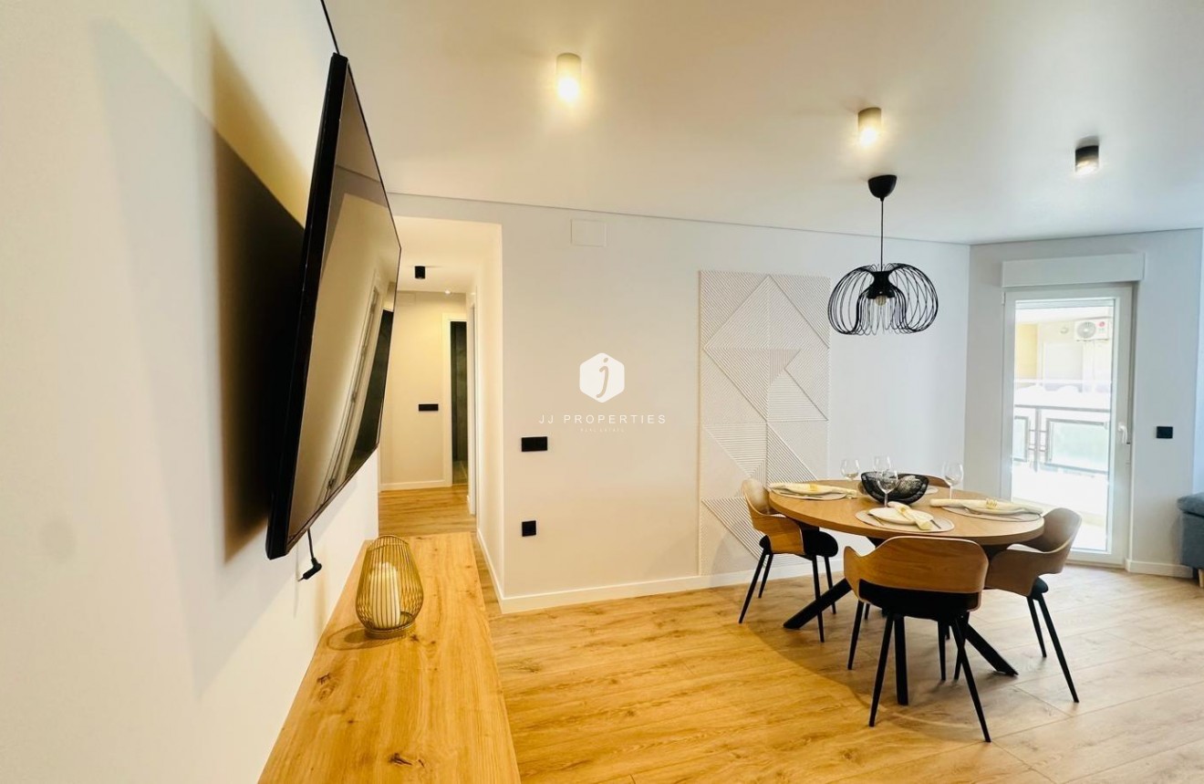 Tweedehands - Appartement / flat -
Torrevieja - Playa del Cura