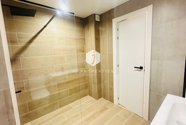 Tweedehands - Appartement / flat -
Torrevieja - Playa del Cura