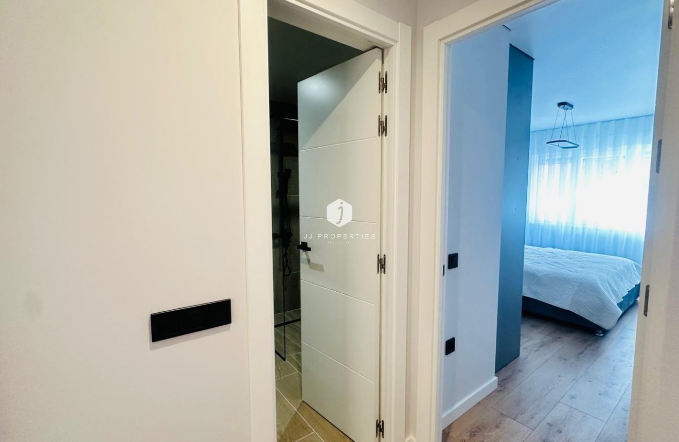 Tweedehands - Appartement / flat -
Torrevieja - Playa del Cura