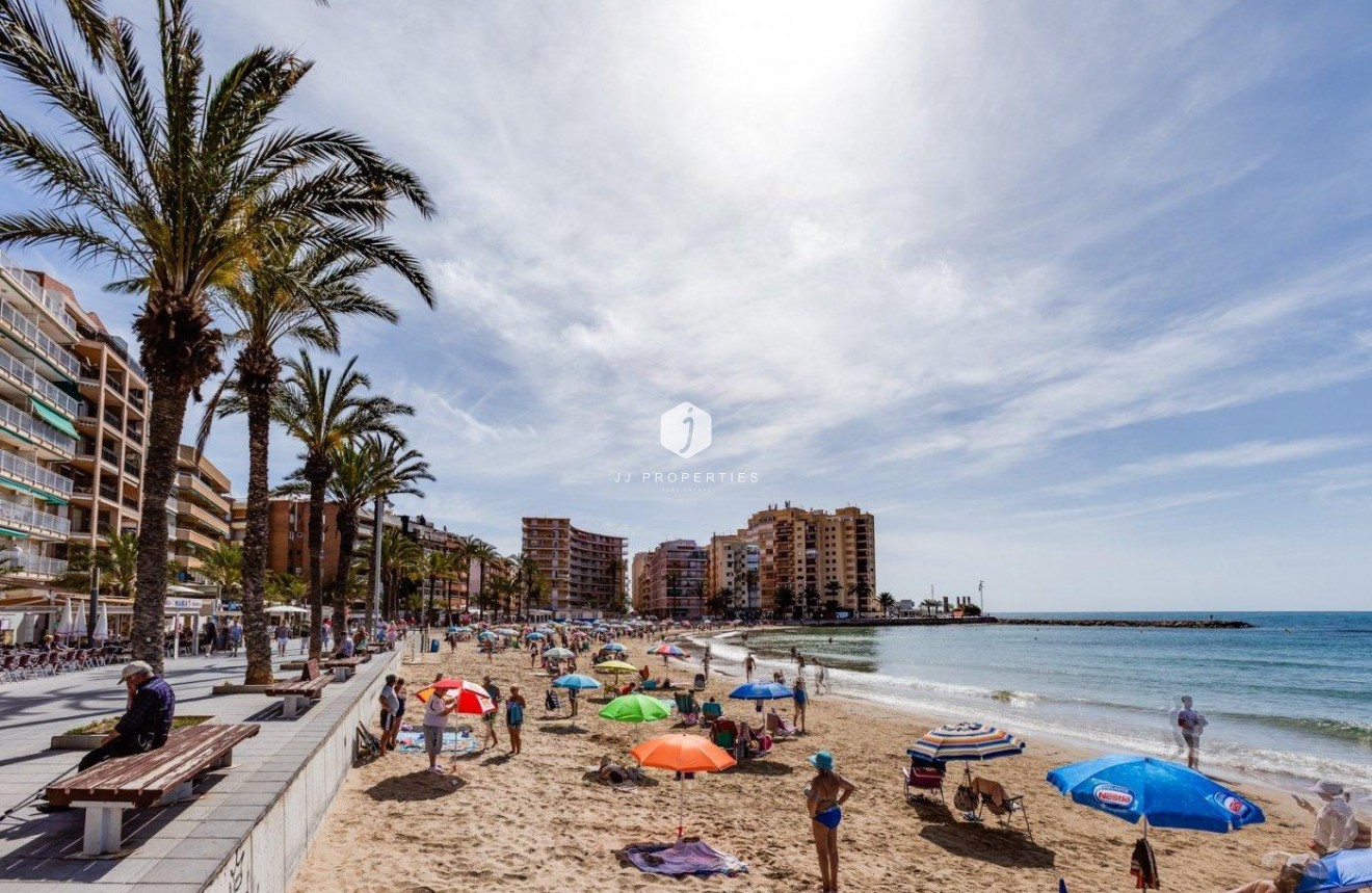 Tweedehands - Appartement / flat -
Torrevieja - Playa del Cura
