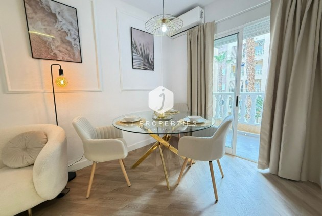 Tweedehands - Appartement / flat -
Torrevieja - Costa Blanca