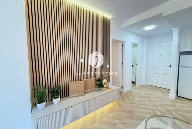 Tweedehands - Appartement / flat -
Torrevieja - Costa Blanca