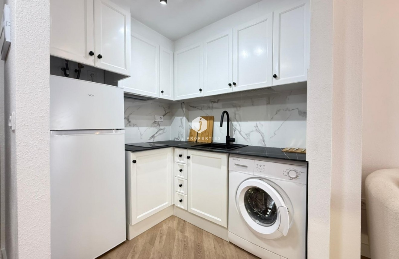 Tweedehands - Appartement / flat -
Torrevieja - Costa Blanca