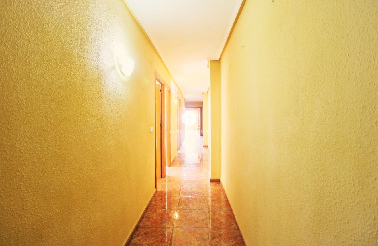 Aus zweiter Hand - Wohnung -
Torrevieja