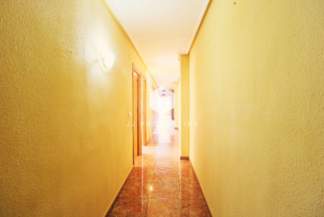 Aus zweiter Hand - Wohnung -
Torrevieja