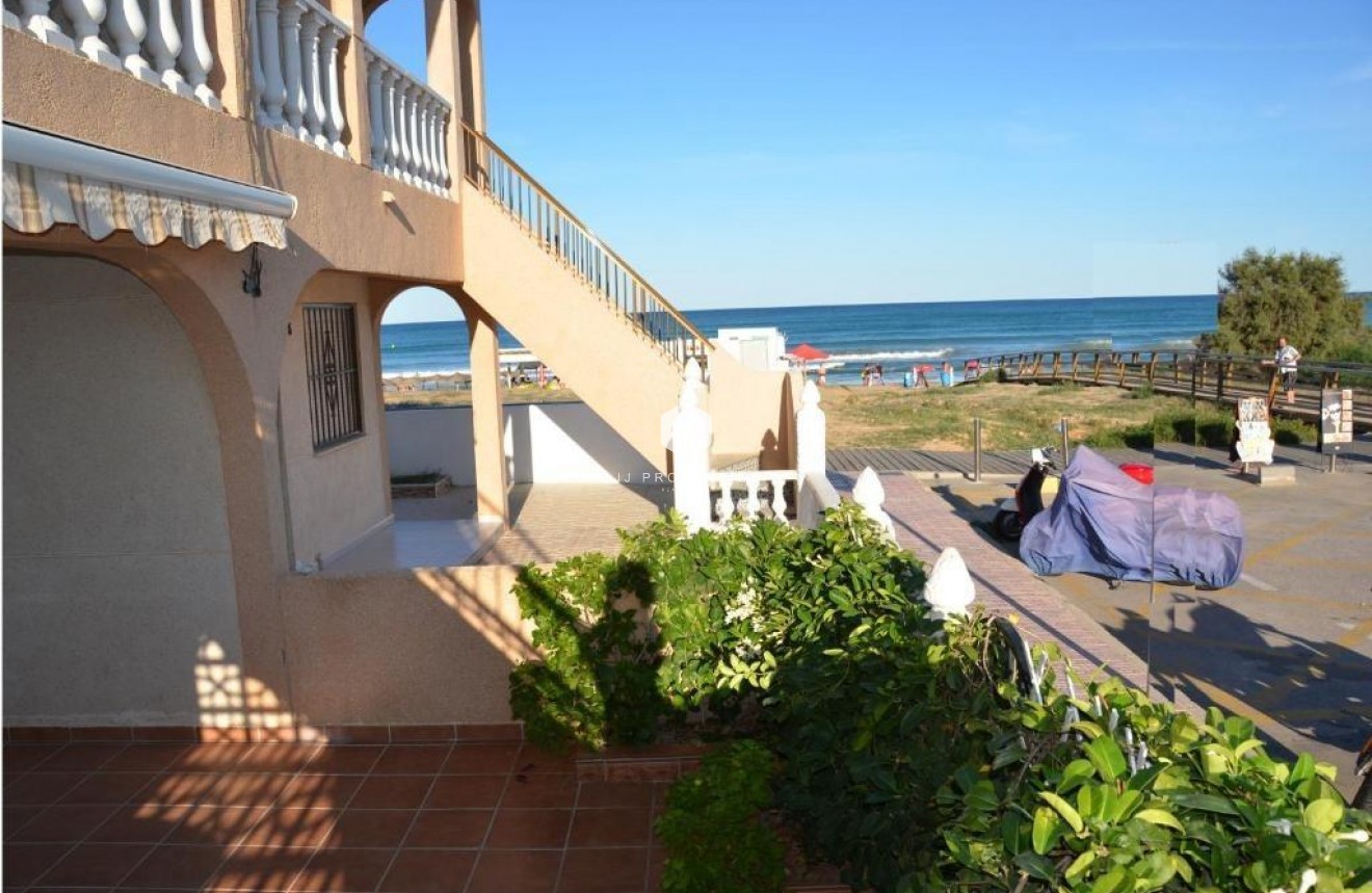 Tweedehands - Bungalow -
Torrevieja - La Mata
