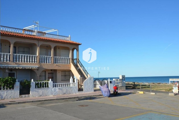 Tweedehands - Bungalow -
Torrevieja - La Mata