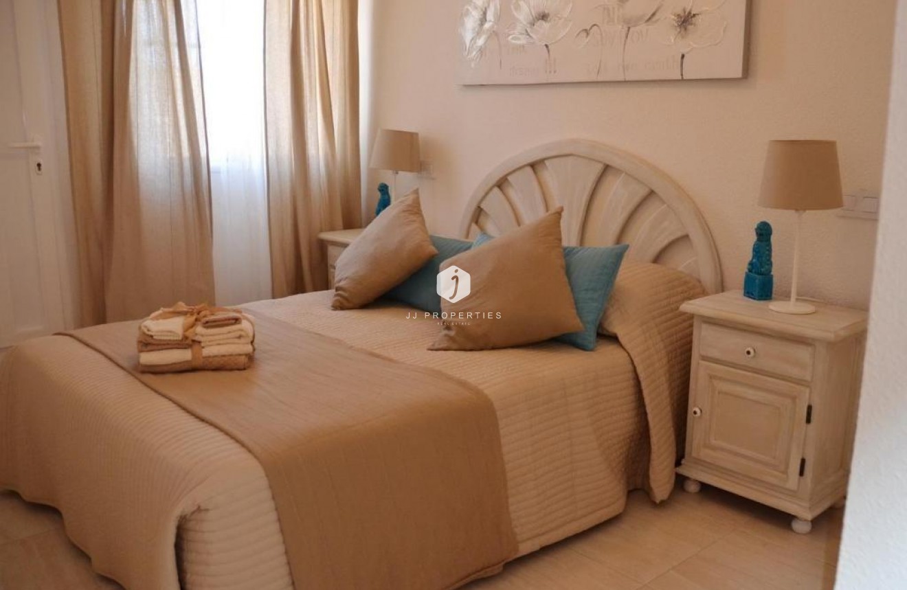 Tweedehands - Bungalow -
Torrevieja - La Mata
