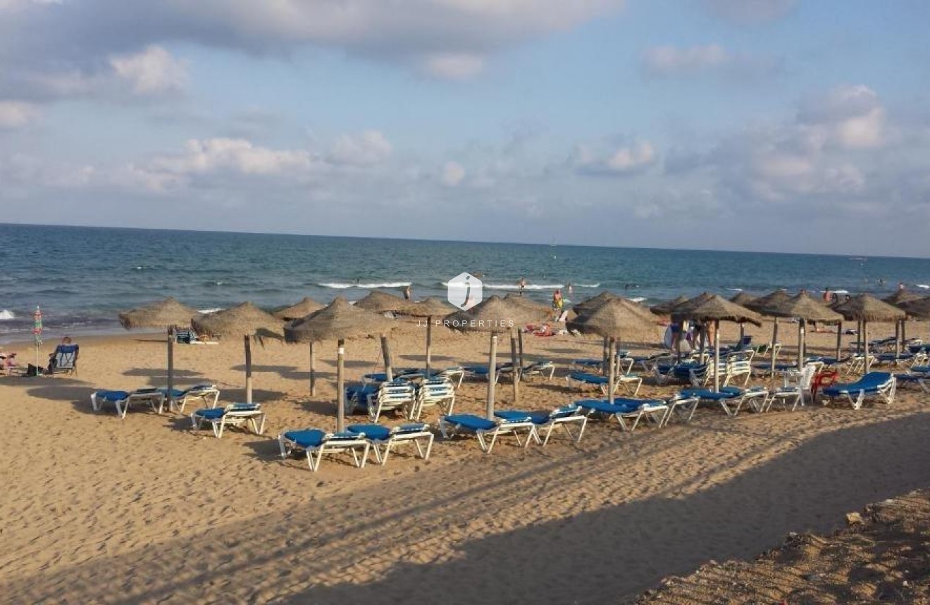 Tweedehands - Bungalow -
Torrevieja - La Mata