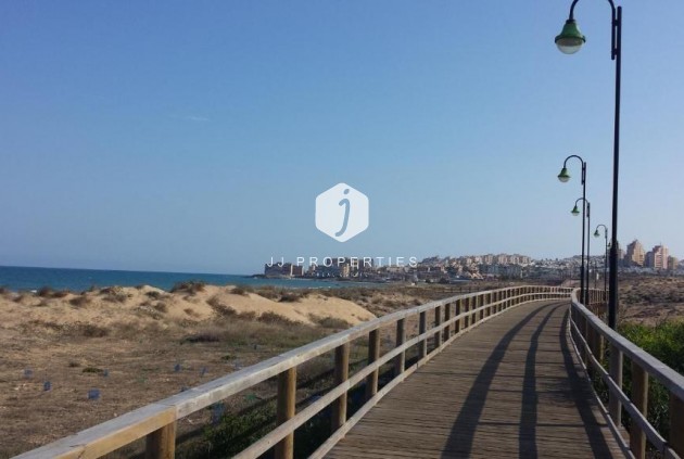 Tweedehands - Bungalow -
Torrevieja - La Mata
