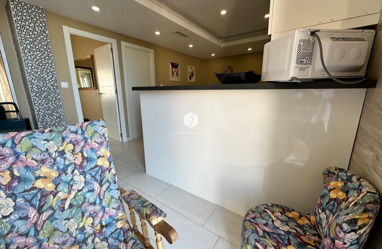 Segunda mano - Apartamento / piso -
Torrevieja - Paseo maritimo