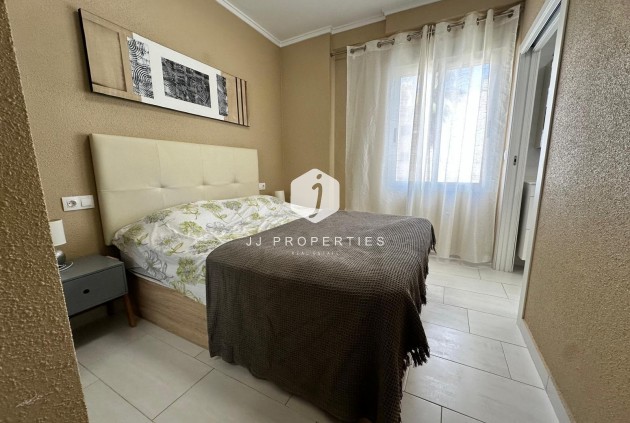 Segunda mano - Apartamento / piso -
Torrevieja - Paseo maritimo