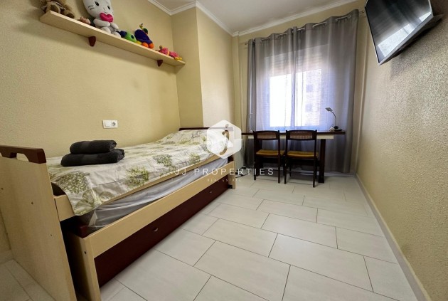 Segunda mano - Apartamento / piso -
Torrevieja - Paseo maritimo