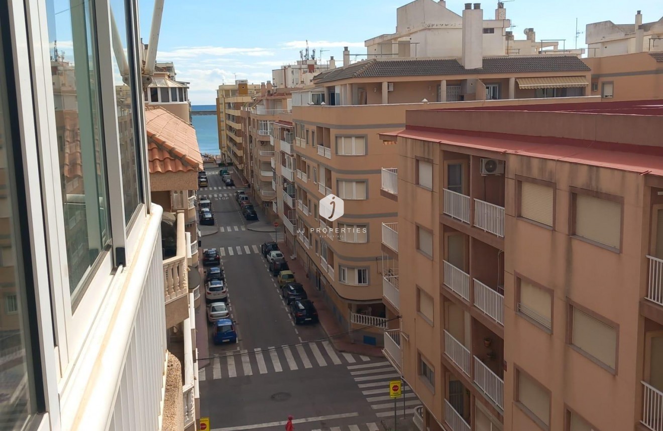 Tweedehands - Penthouse -
Torrevieja - El Acequión - Los Náufragos