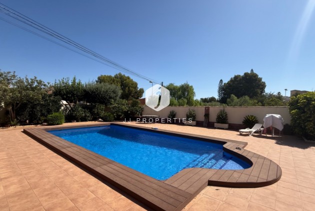 D'occasion - Villa -
Torrevieja - Costa Blanca