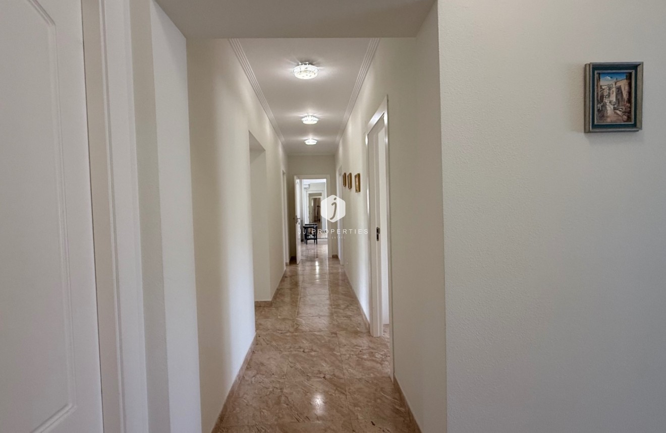 D'occasion - Villa -
Torrevieja - Costa Blanca