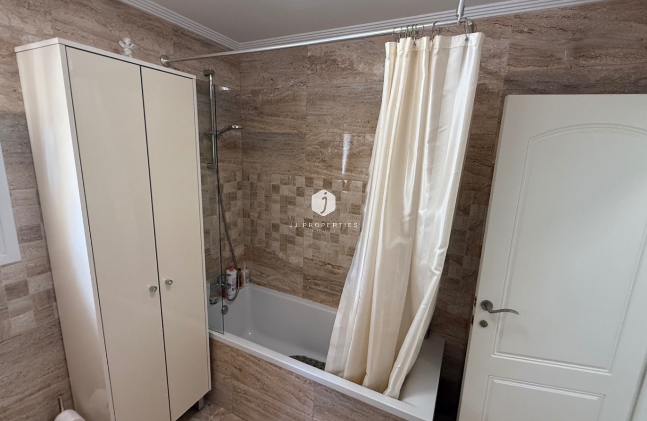 D'occasion - Villa -
Torrevieja - Costa Blanca