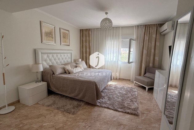 D'occasion - Villa -
Torrevieja - Costa Blanca