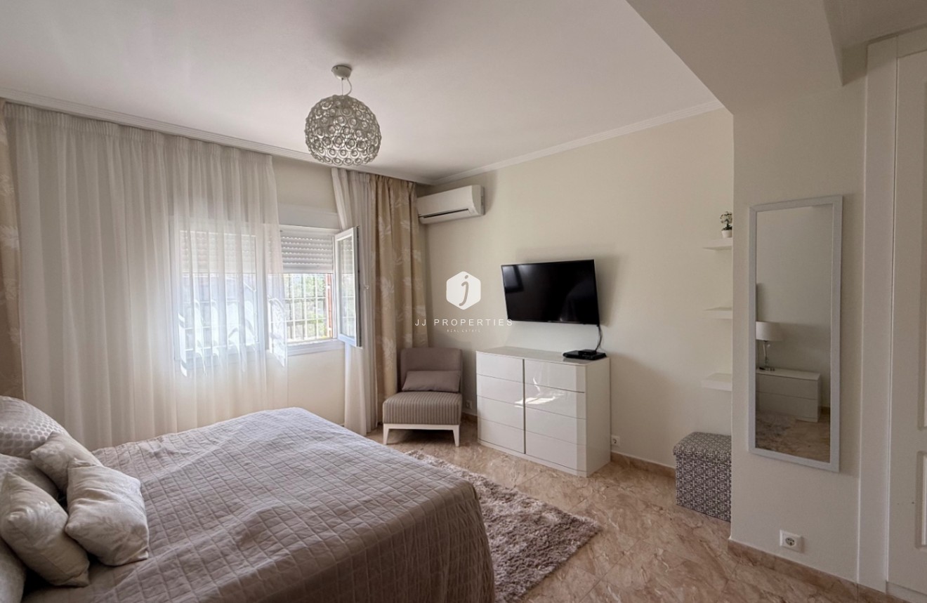 D'occasion - Villa -
Torrevieja - Costa Blanca