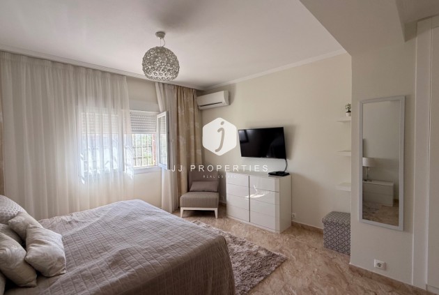 D'occasion - Villa -
Torrevieja - Costa Blanca