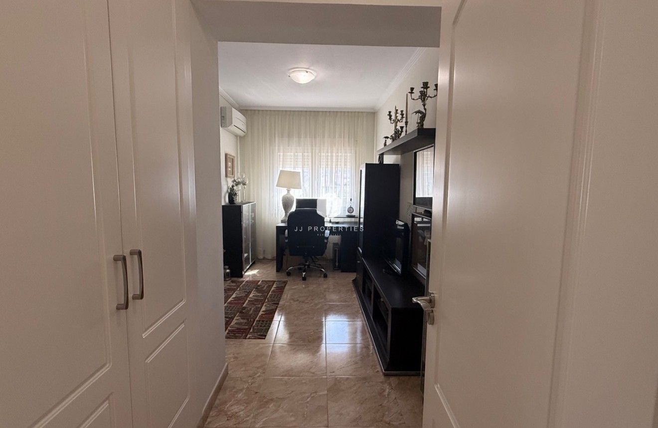 D'occasion - Villa -
Torrevieja - Costa Blanca