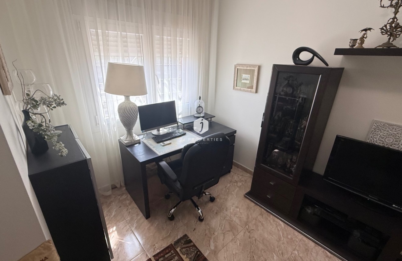 D'occasion - Villa -
Torrevieja - Costa Blanca