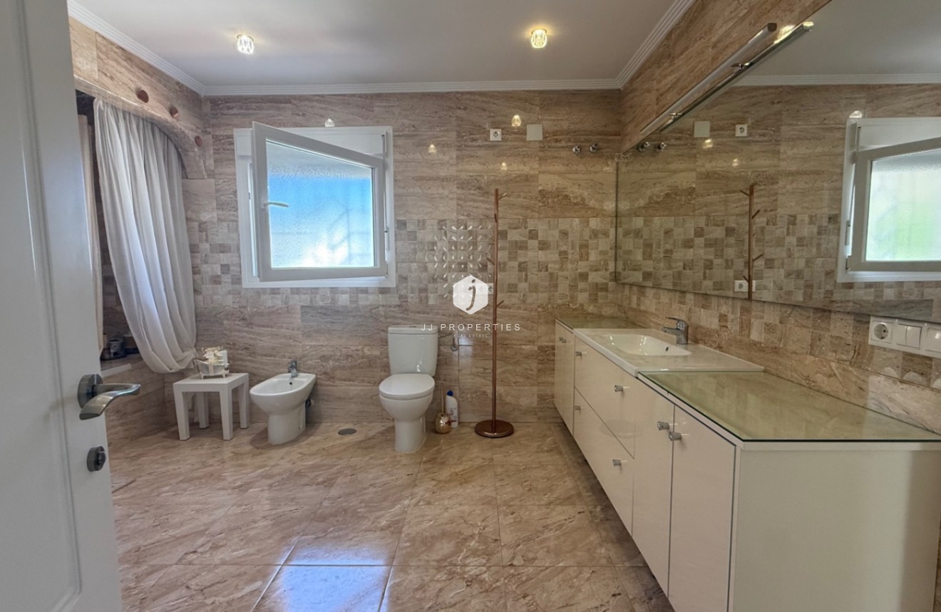 D'occasion - Villa -
Torrevieja - Costa Blanca