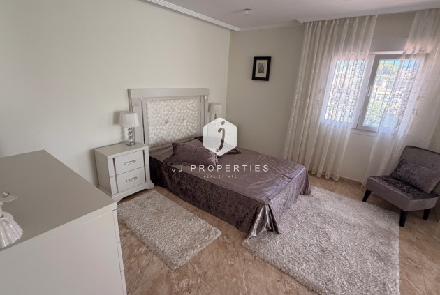 D'occasion - Villa -
Torrevieja - Costa Blanca