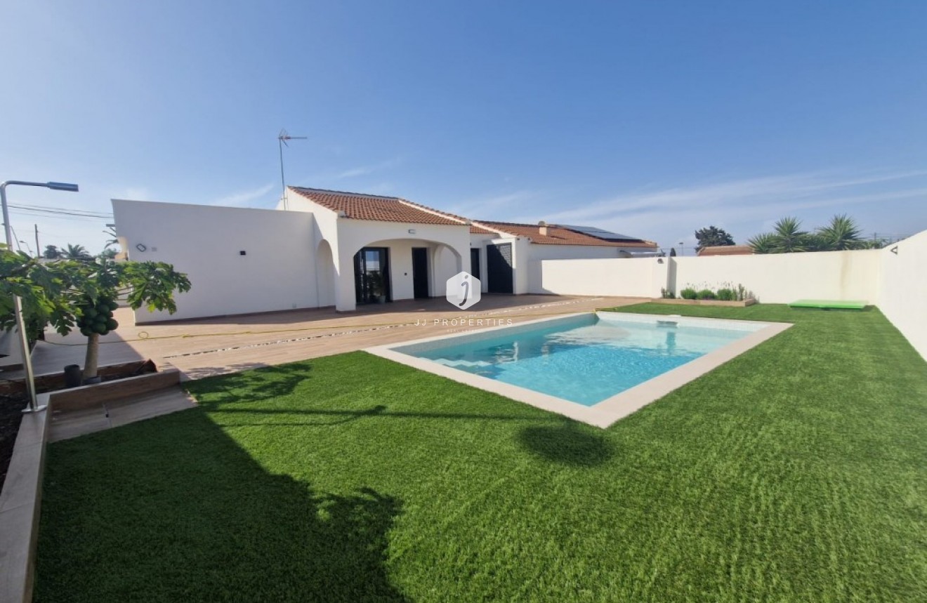 Tweedehands - Villa -
Los Balcones - Costa Blanca