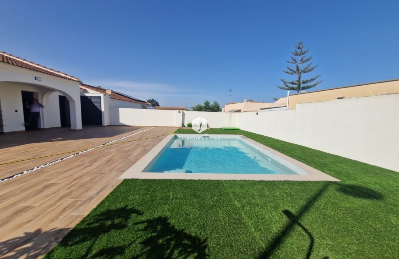 Tweedehands - Villa -
Los Balcones - Costa Blanca