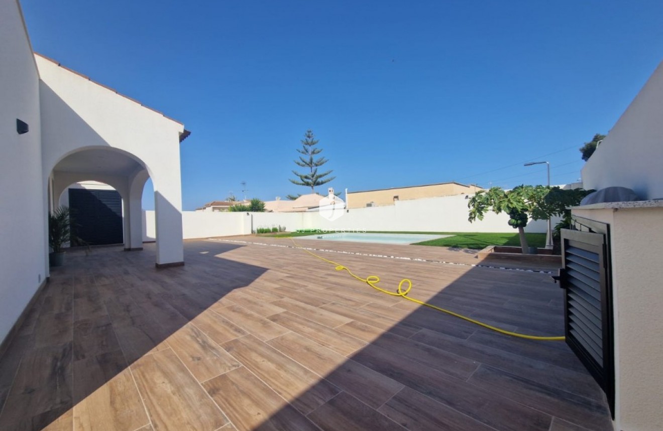Tweedehands - Villa -
Los Balcones - Costa Blanca