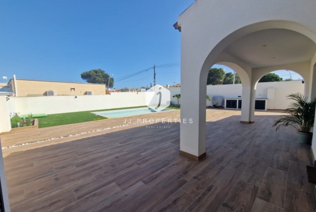 Tweedehands - Villa -
Los Balcones - Costa Blanca