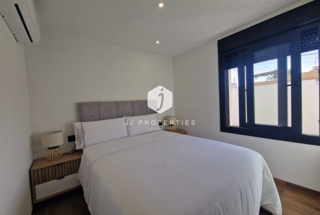 Tweedehands - Villa -
Los Balcones - Costa Blanca