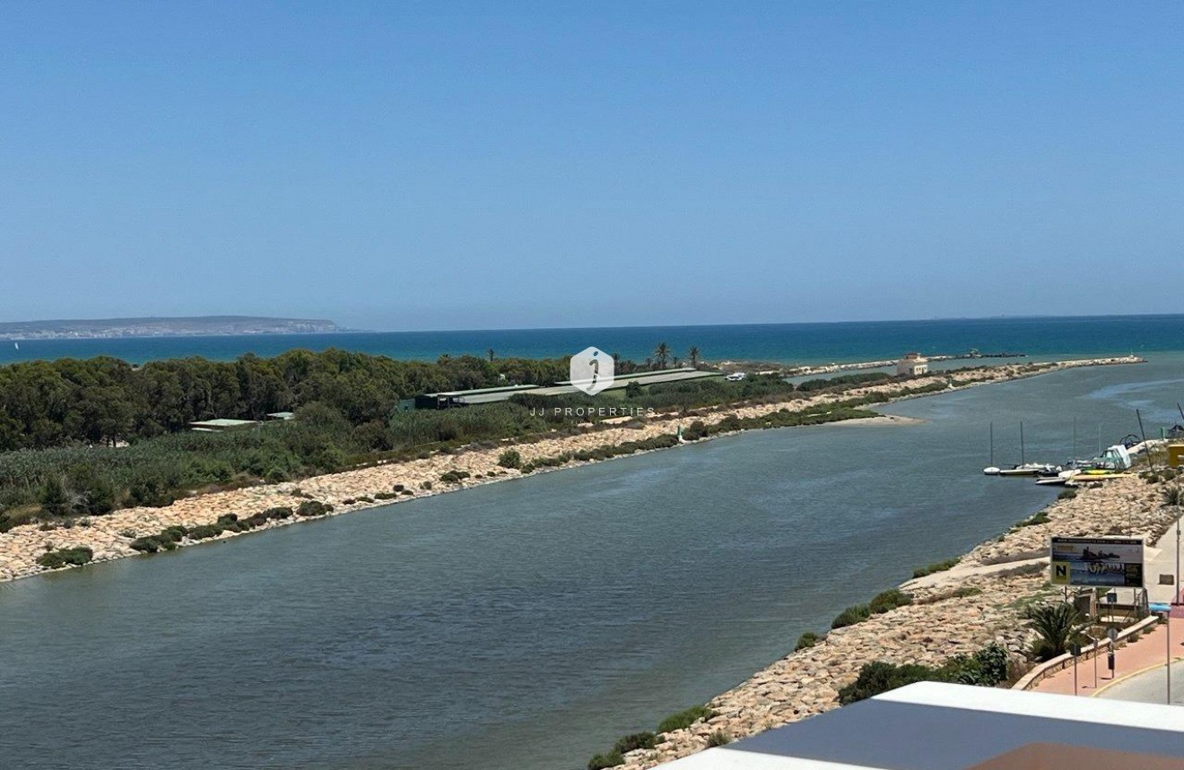 Tweedehands - Penthouse -
Guardamar del Segura - puerto deportivo