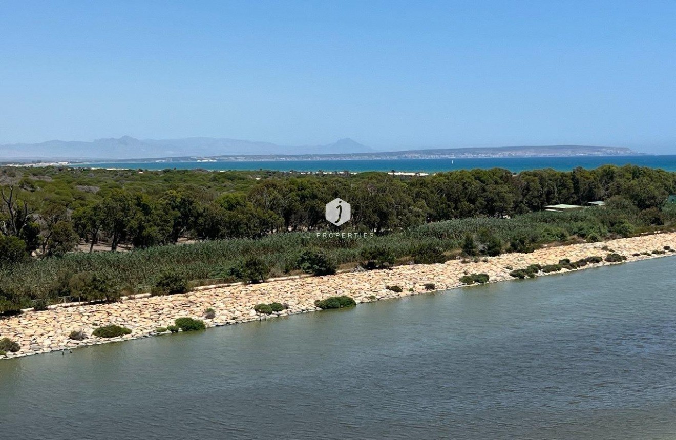 Tweedehands - Penthouse -
Guardamar del Segura - puerto deportivo