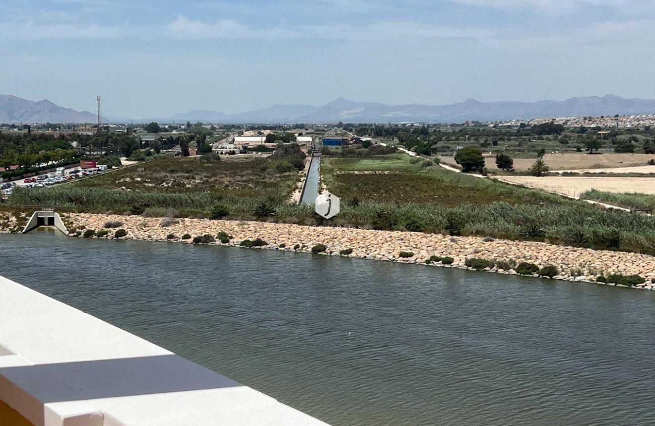 Tweedehands - Penthouse -
Guardamar del Segura - puerto deportivo