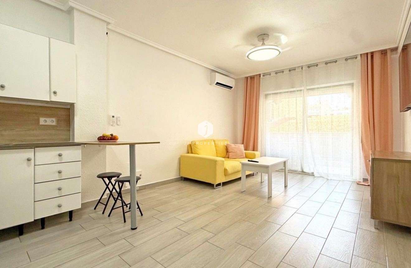 Tweedehands - Appartement / flat -
Torrevieja - Playa del Cura