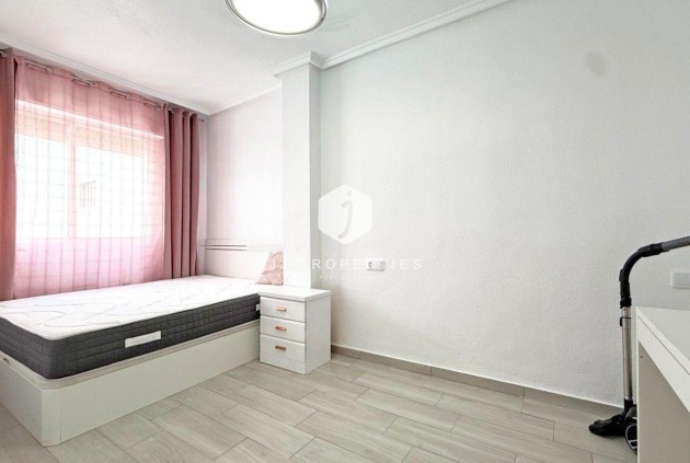 Tweedehands - Appartement / flat -
Torrevieja - Playa del Cura