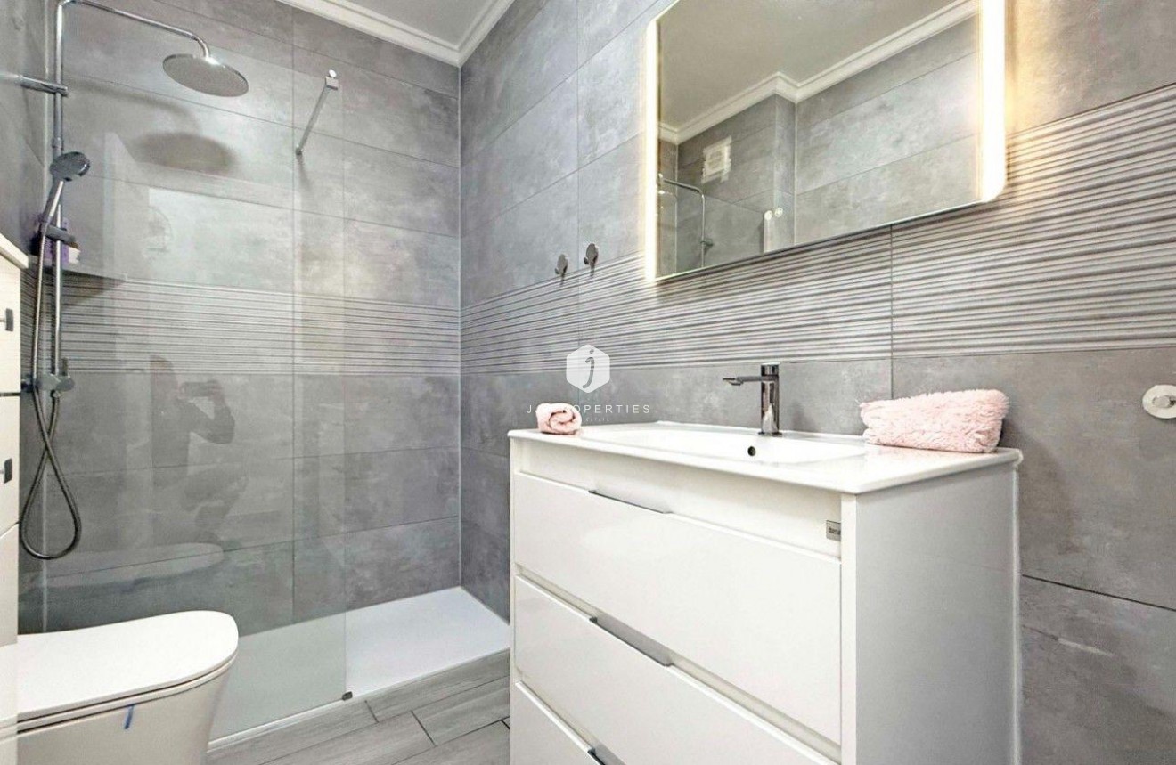 Tweedehands - Appartement / flat -
Torrevieja - Playa del Cura