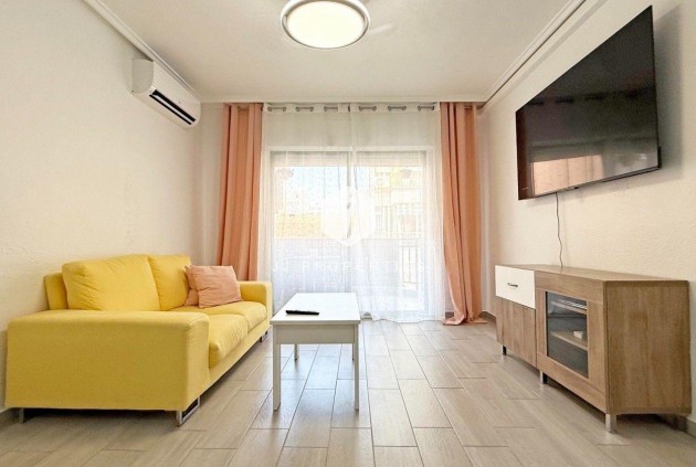 Tweedehands - Appartement / flat -
Torrevieja - Playa del Cura